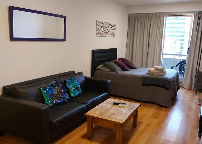 Excelente Departamento, Piso Alto